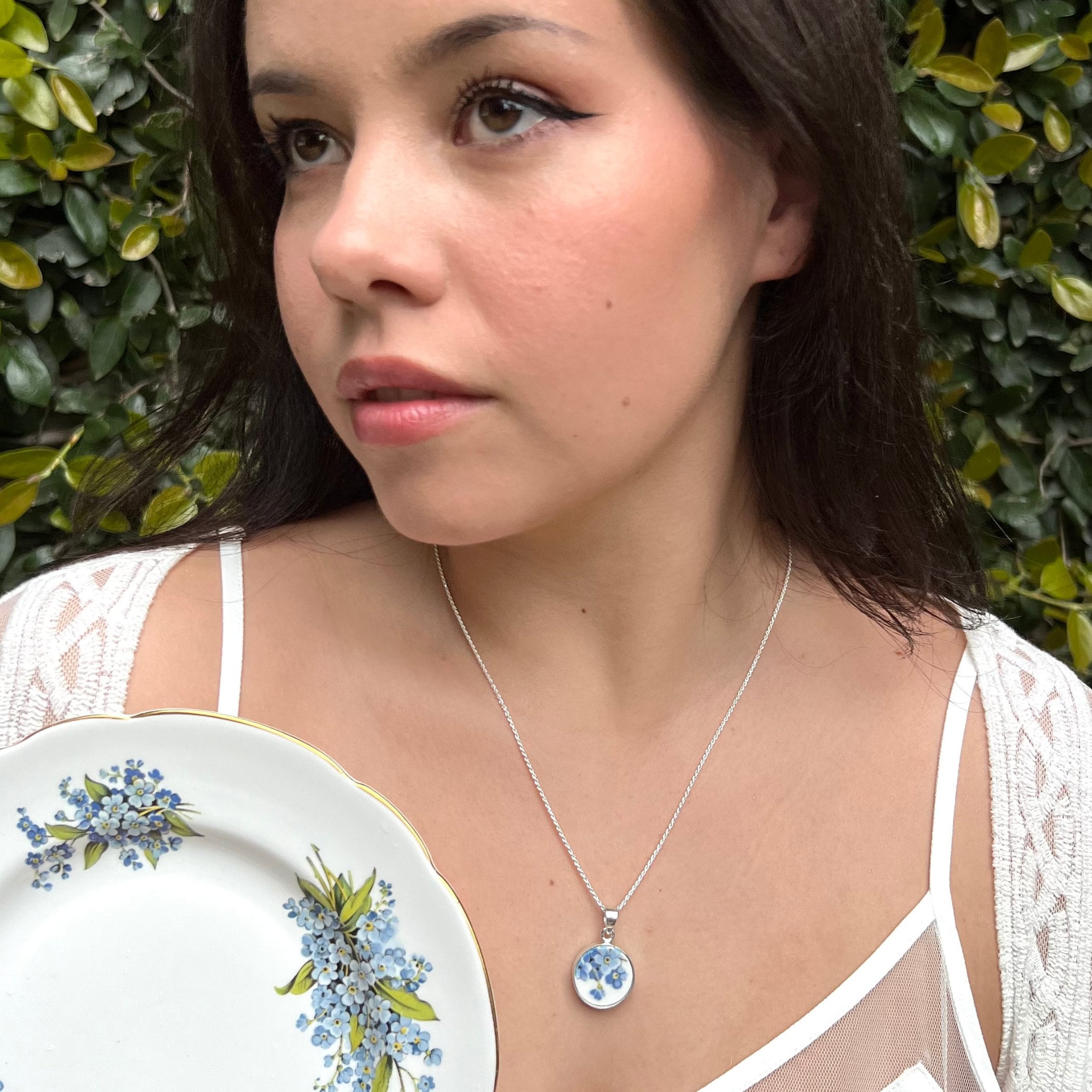 Dainty Broken China Jewelry Gifts for Her, Vintage Blue Flower Necklaces with Forget Me Not China Pendants handmade with Repurposed China