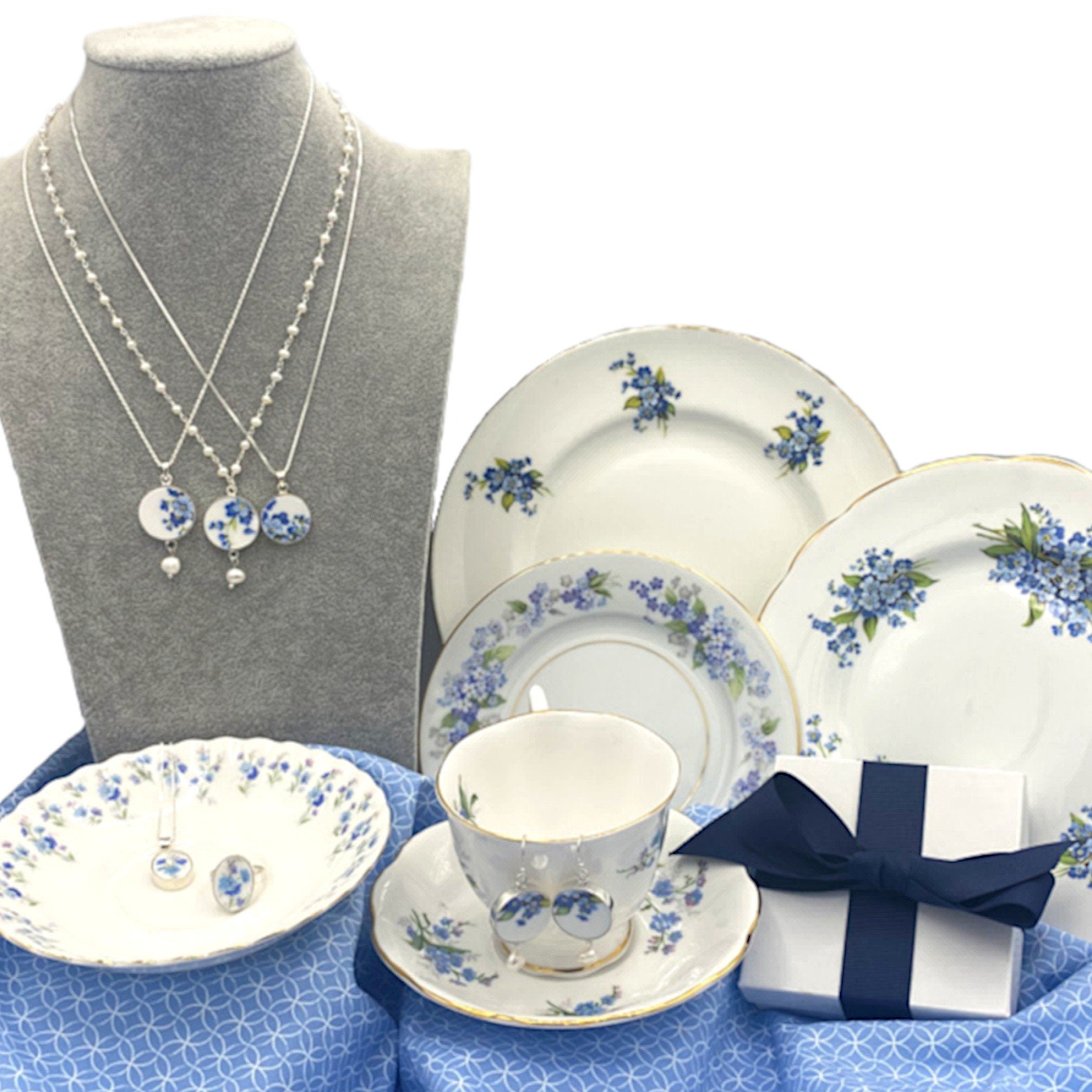 Dainty Broken China Jewelry Gifts for Her, Vintage Blue Flower Necklaces with Forget Me Not China Pendants handmade with Repurposed China