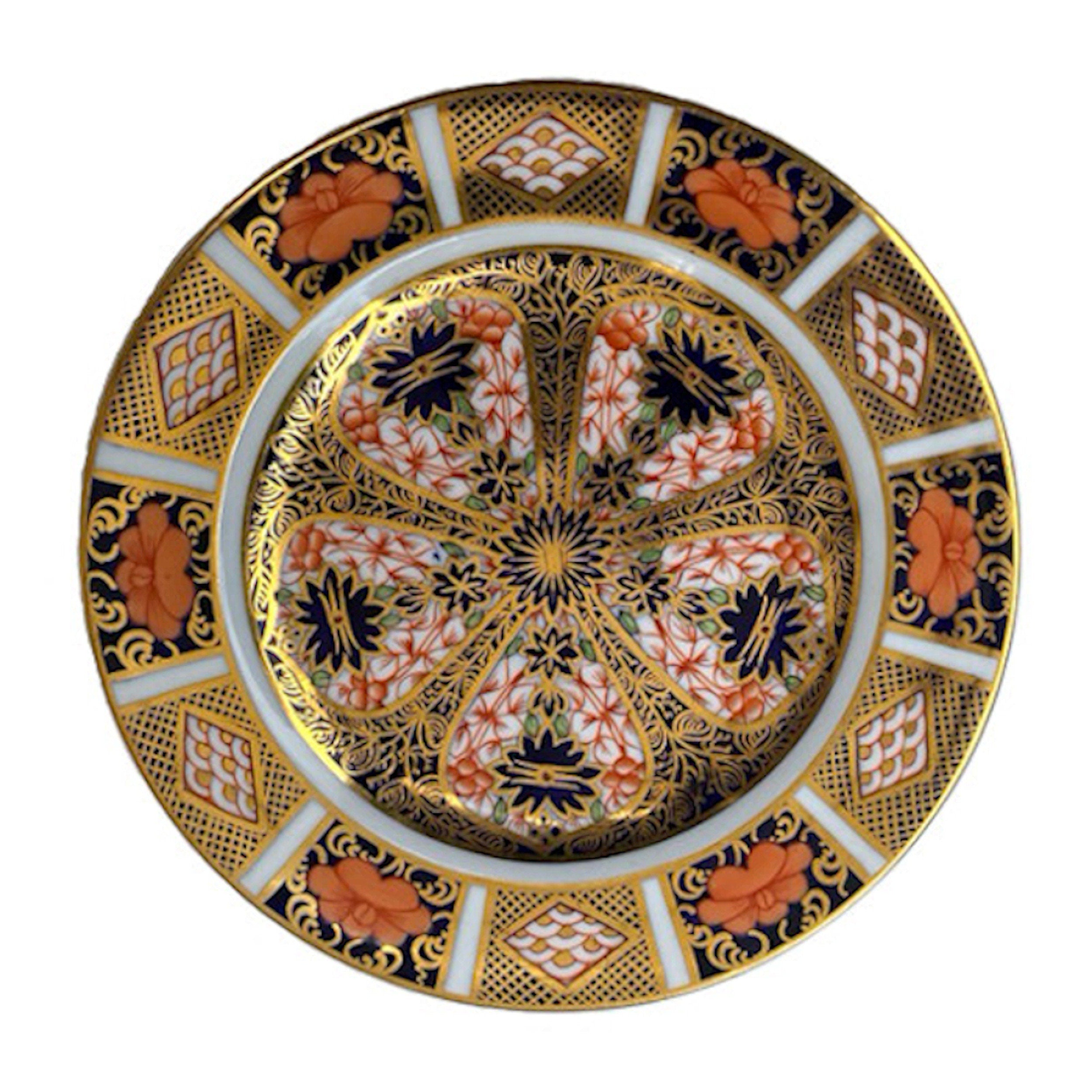 Royal Crown Derby China Plate in the Old Imari pattern from which the china pieces of these rectangular gold Imari earrings originate.